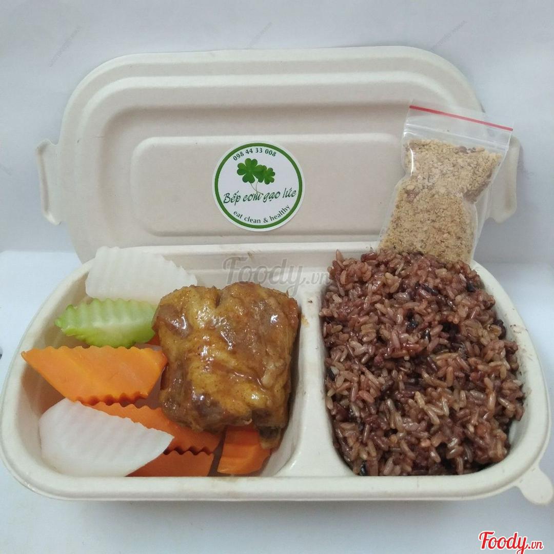 com-lut-suon-nuong-sot-chanh-leo