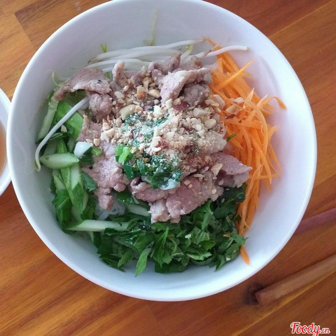 combo-bun-thit-heo-xao-sa-1-nuoc-chanh-day