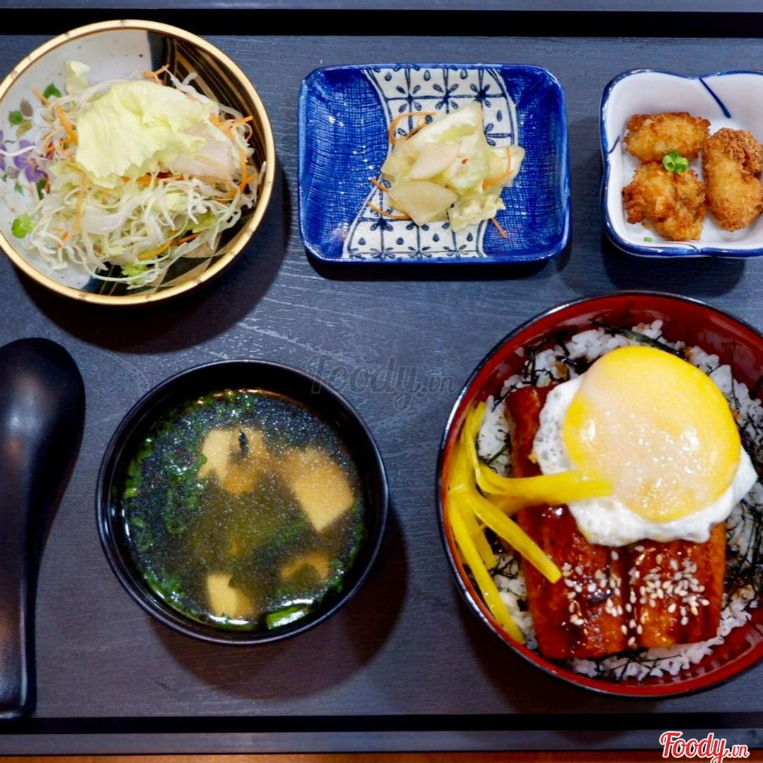 sel1-com-luon-nuong-unagi