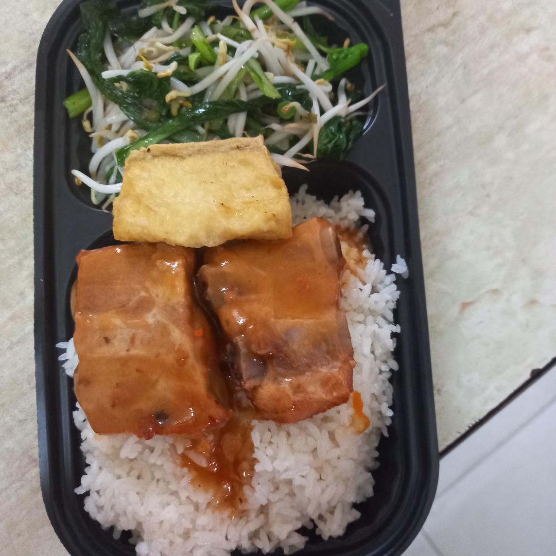 com-suon-chua-ngot-cocacola300ml-hoac-pep-si