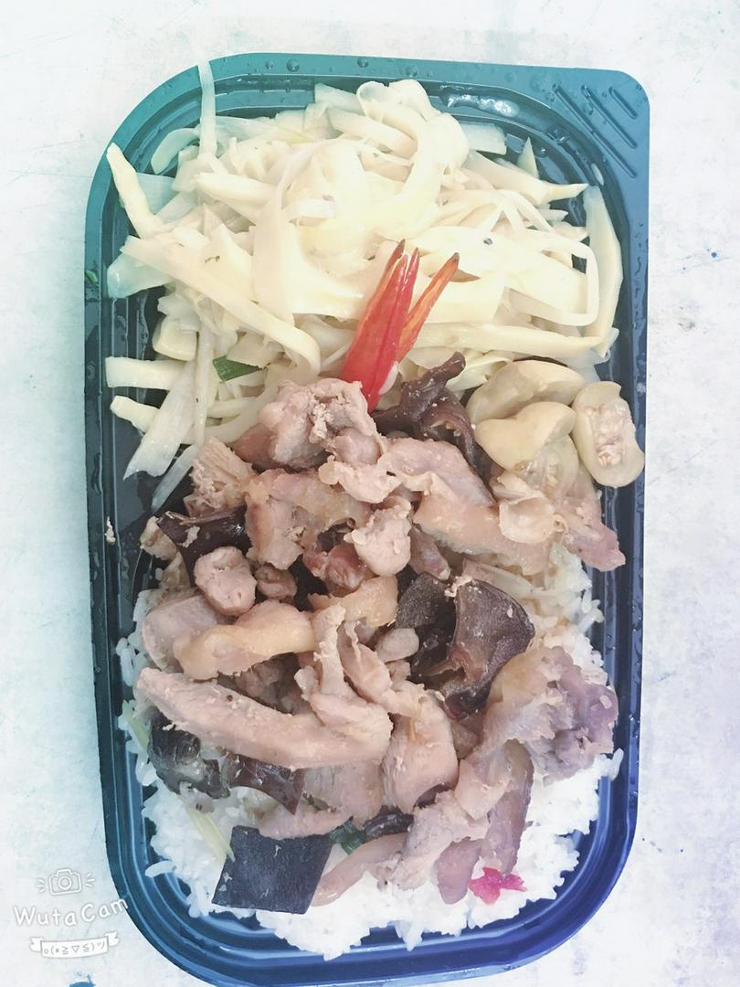 com-ga-xao-nam-phan-ta300ml-hoac-pep-si