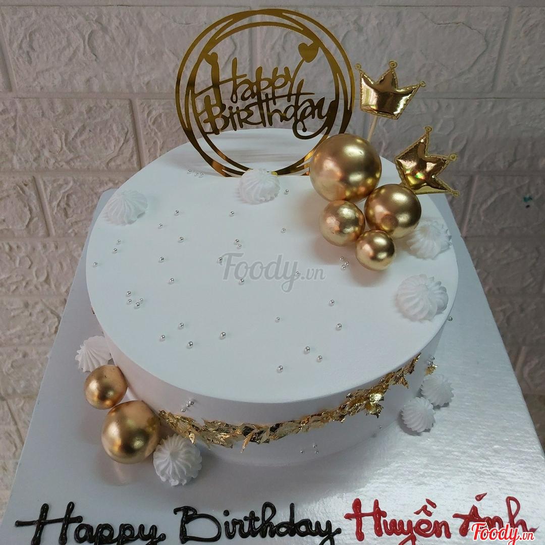 banh-vua-2-hpbd-bong-bi-dat-vang