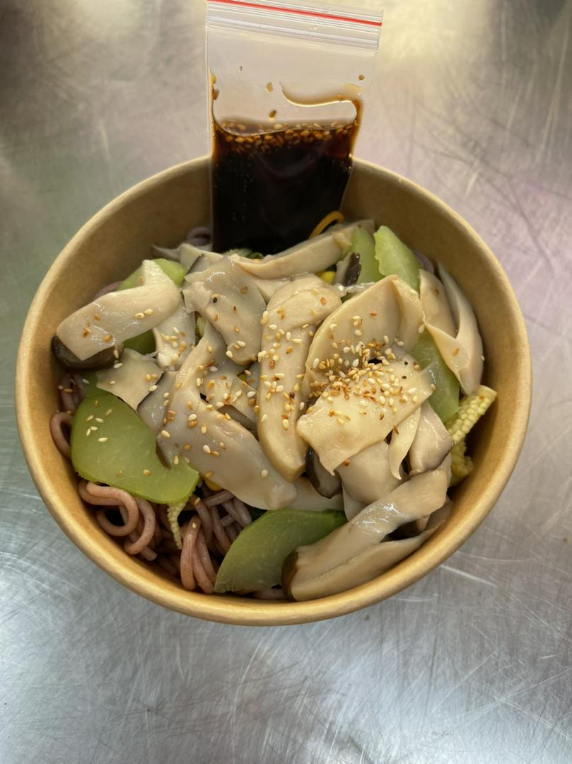 bun-gao-lut-chay-tron-nam-tuoi