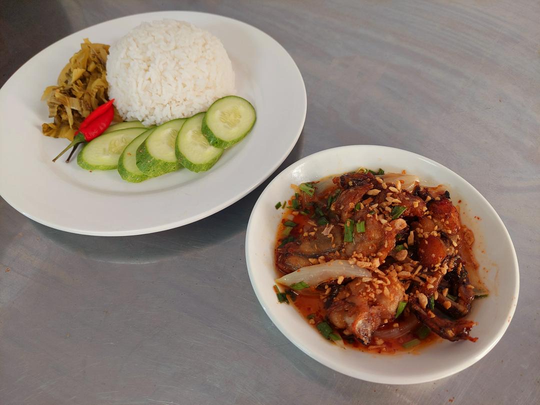 com-ech-chien-nuoc-mam