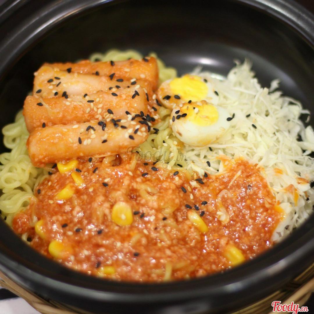 mi-ramen-tron-tokbokki-truyen-thong