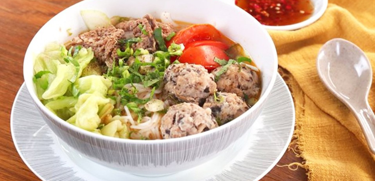 yen-phuong-bun-doc-mung-khuc-thua-du