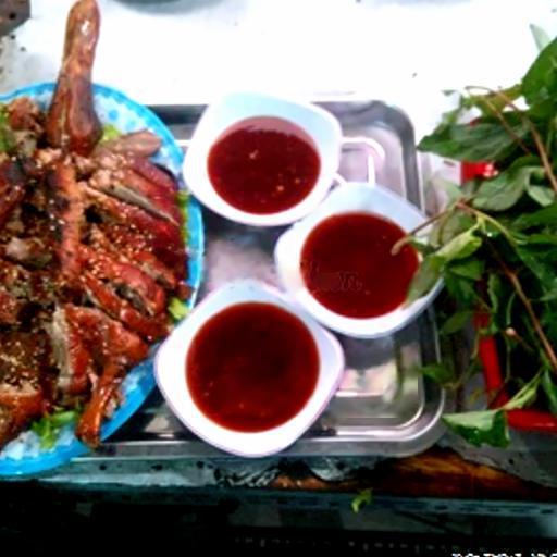 vit-nuong-an-kem-rau-thom