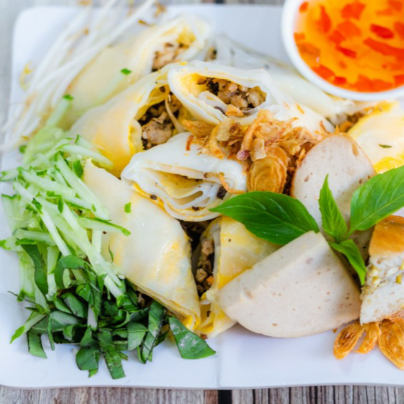 banh-cuon-trung-nhan-thit-ac-biet-nhieu-cha