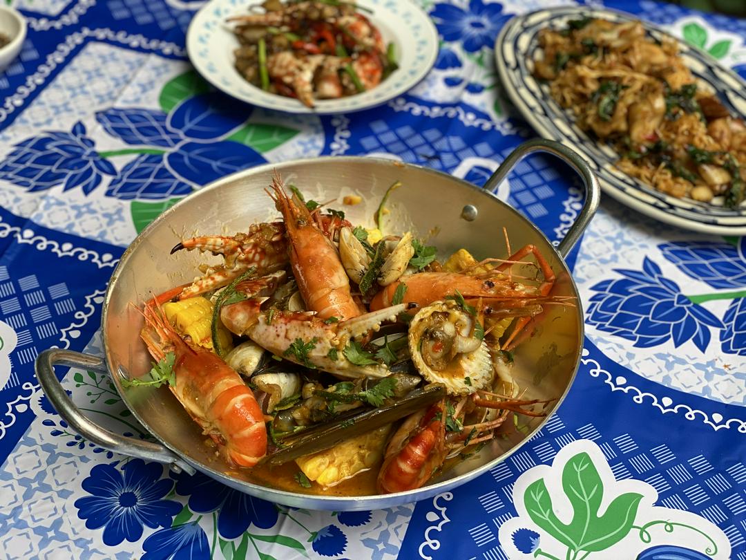 hai-san-bep-oc-sot-cay