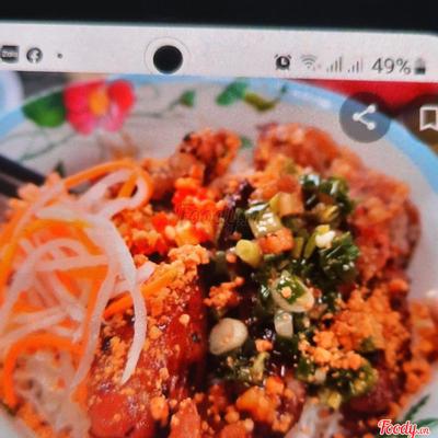 combo-bun-thit-nuong-1-ly-tra-sua-full-topping