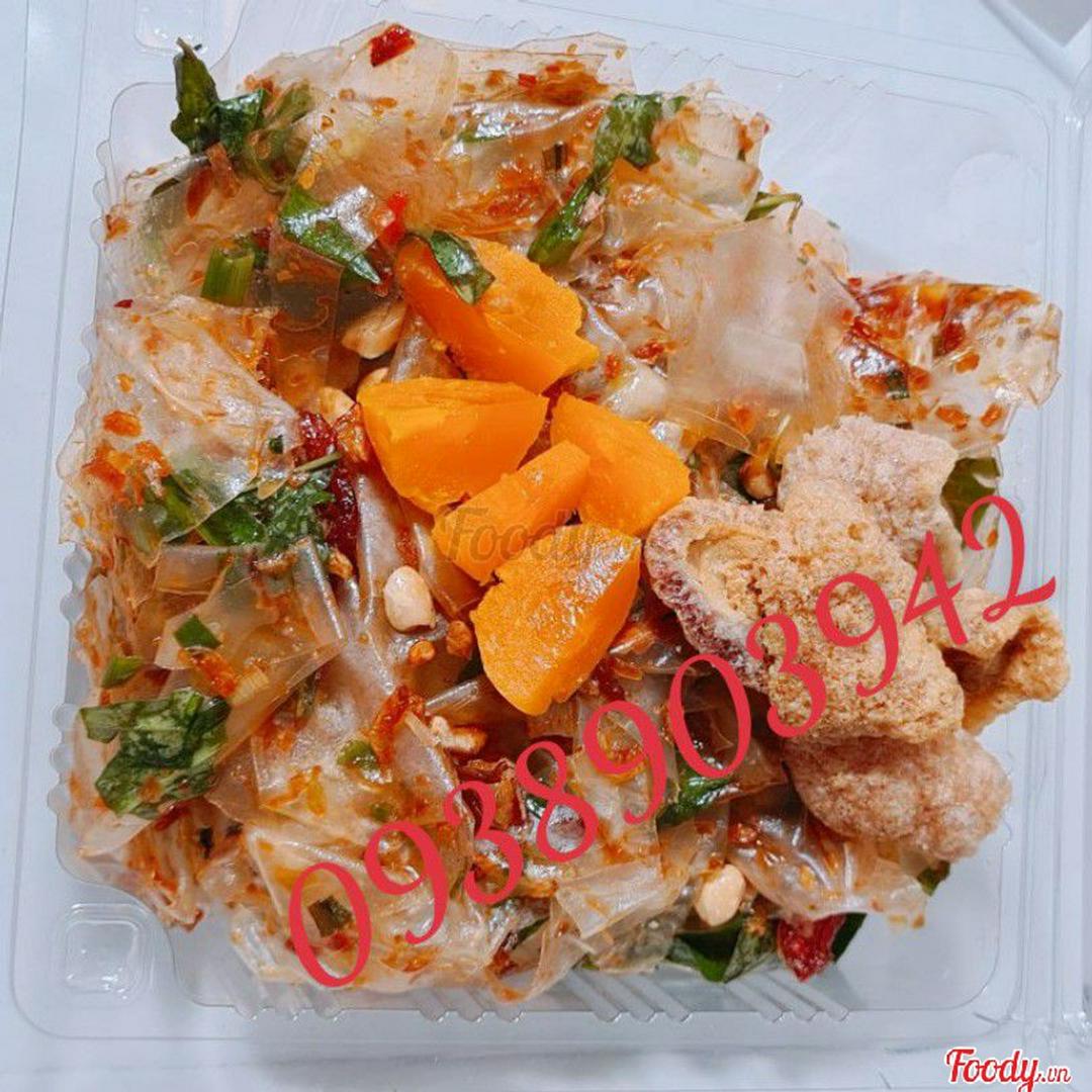 banh-trang-tron-phoi-suong-trung-muoi-da-heo