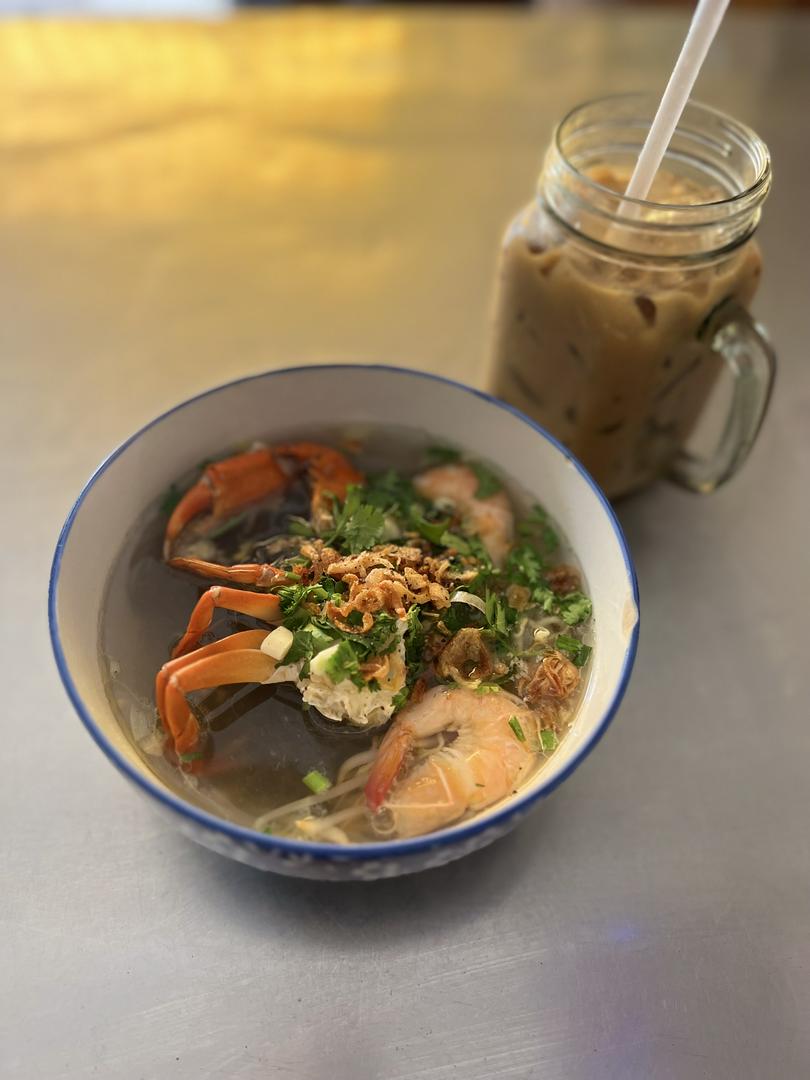 mien-cua-thap-cam-nua-con