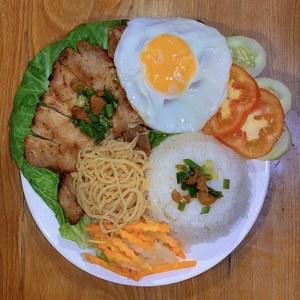 com-tam-suon-bi-op-la-tra-tac