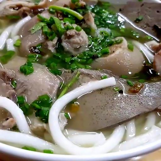 banh-canh-long-chua-hop