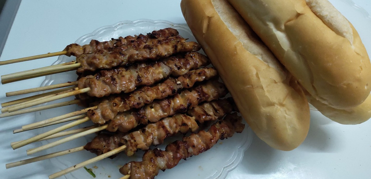 banh-mi-thit-xien-nuong-tu-do