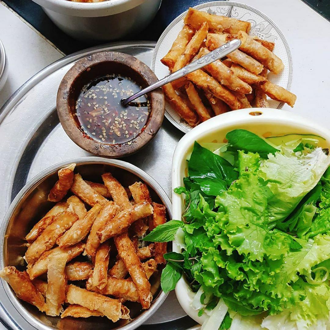 ram-bap-cuon-banh-trang