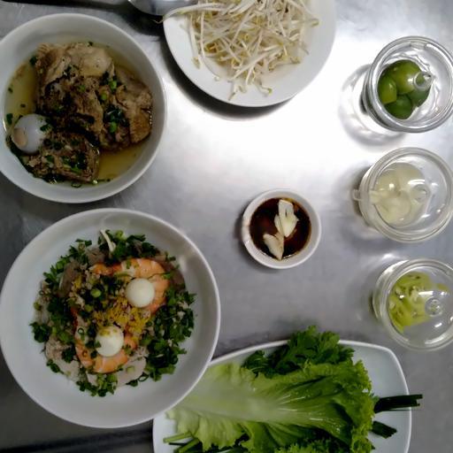 hu-tieu-nam-vang-nuoc-xuong-to-thuong
