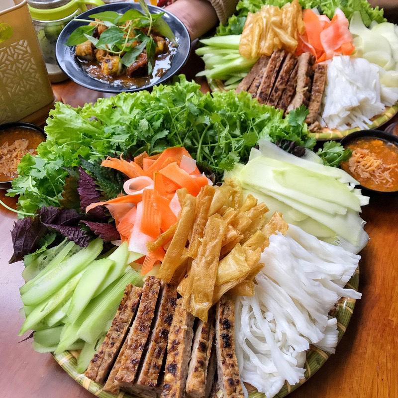 nem-nuong-cuon-banh-trang