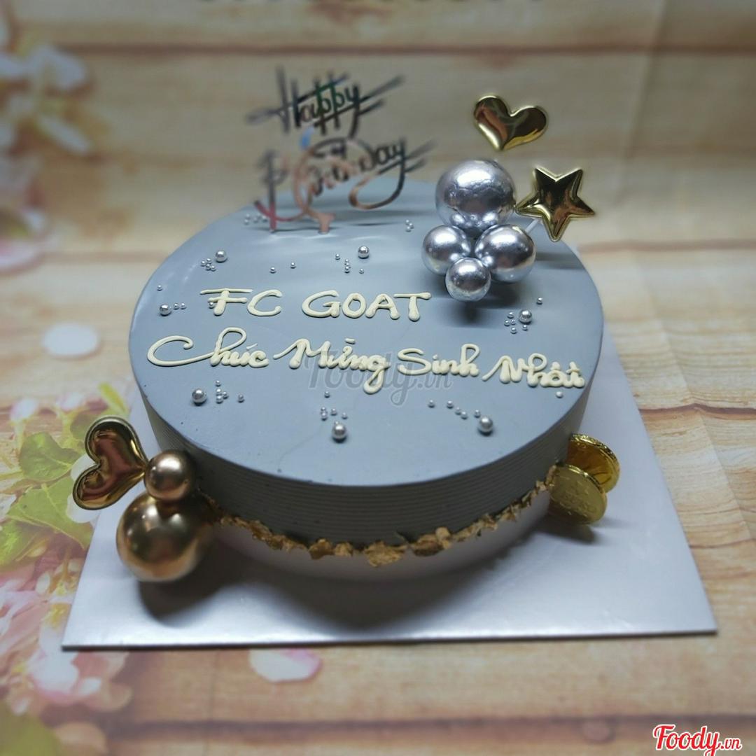 banh-vua-1-xam-1-2-dat-vang-bi-bac-tim-bong-hpbd