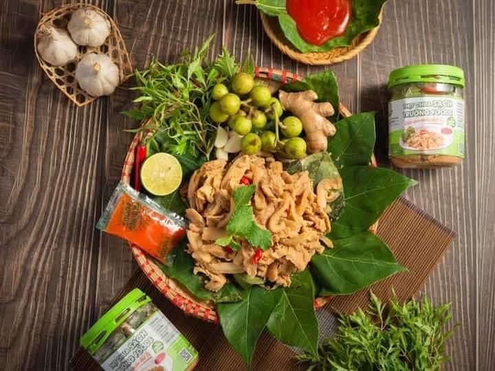 thit-chua-truong-foods-vi-truyen-thong-kem-la-sung