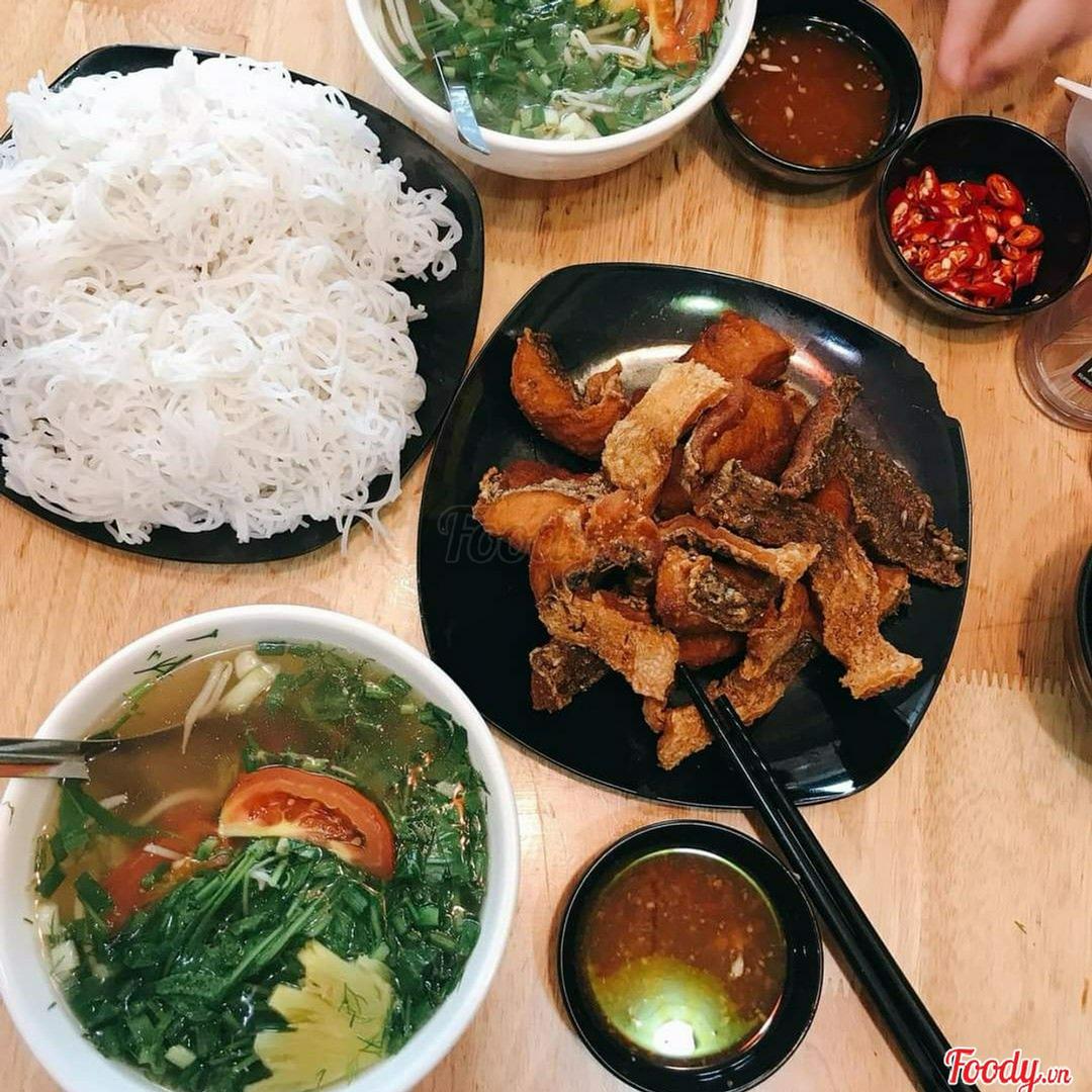 bun-ca-cham-suat-lon