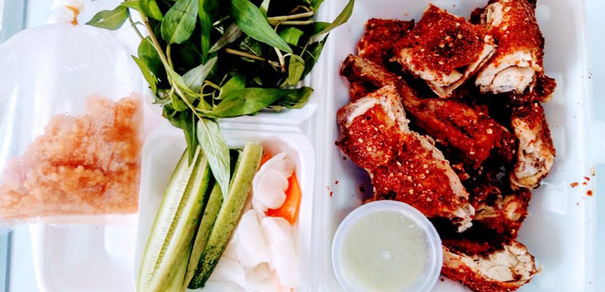 hoang-cung-ga-nuong-muoi-ot-hoang-viet