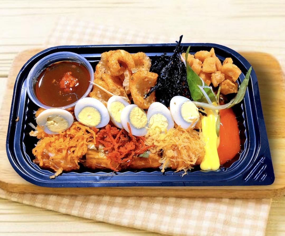 banh-trang-cuon-thap-cam-sieu-topping