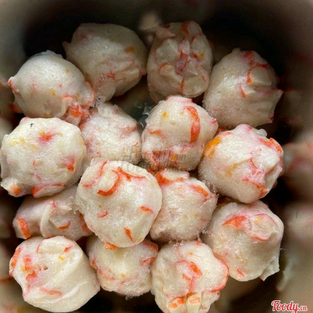 tom-hum-vien-khong-lo