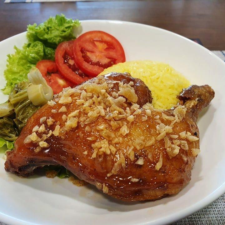 com-chien-ui-goc-4-mam-toi-ui-to-canh-rong-bien-thit-bam