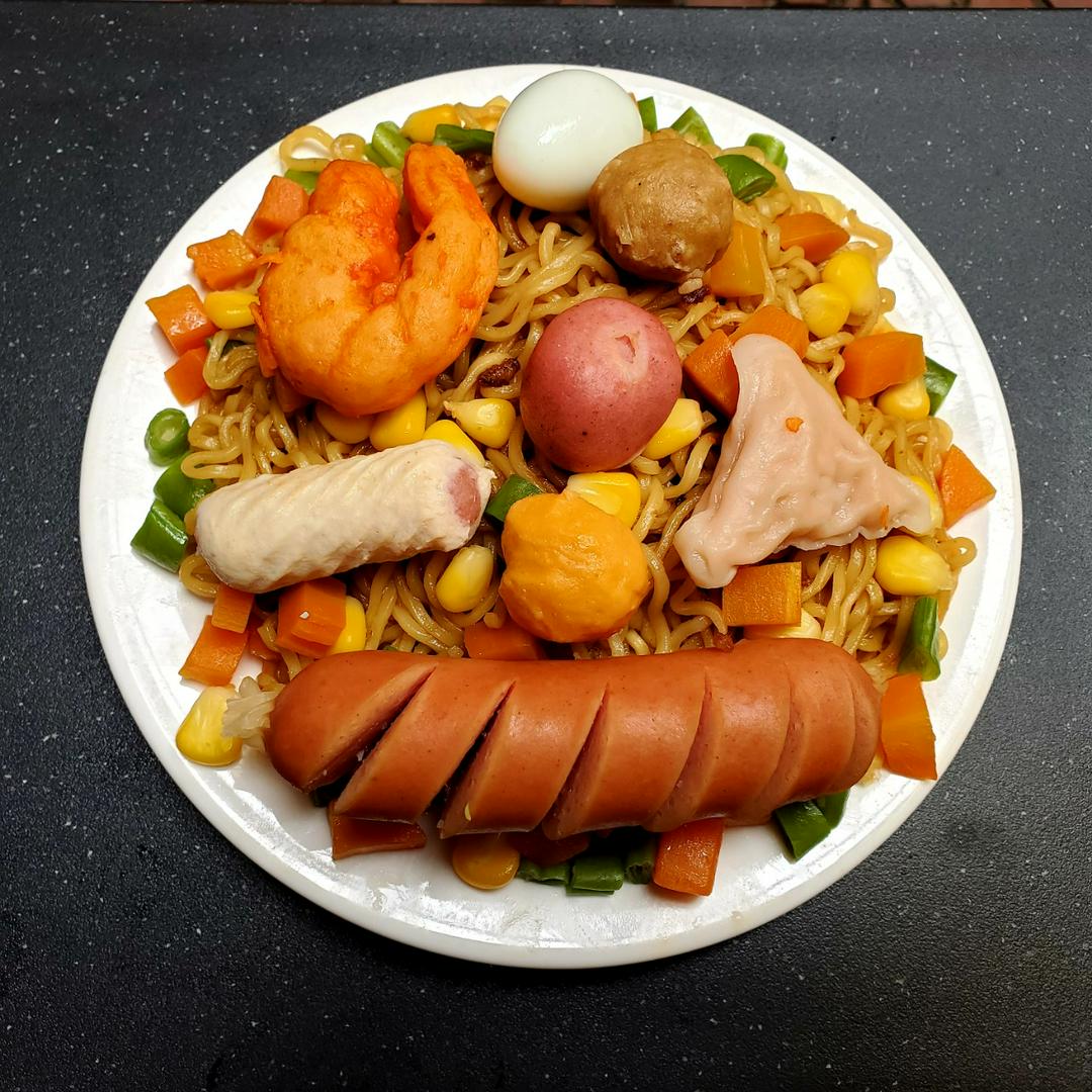 combo-thap-cam-xuc-xich-2-goi-1-trong-6-nuoc-uong-ngau-nhien