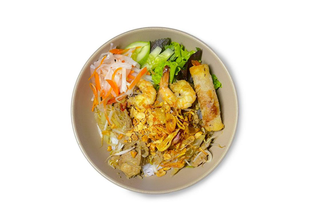 bun-thit-xao-2-con-tom-cha-gio-tom