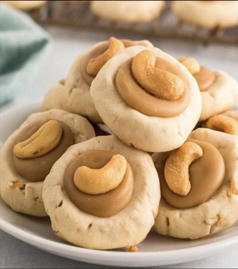 dalgona-cashew-cookie