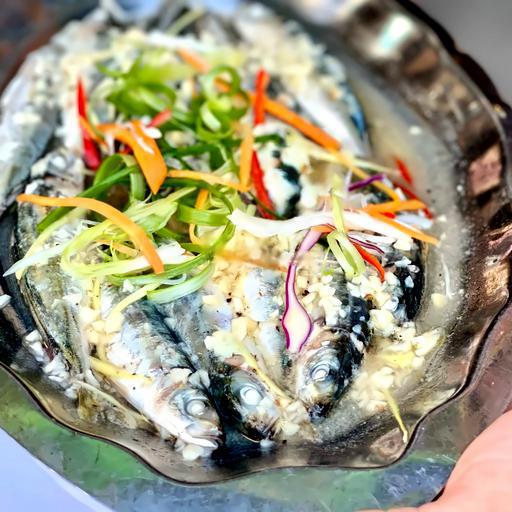 ca-nuc-hap-kem-rau-bun-cuon