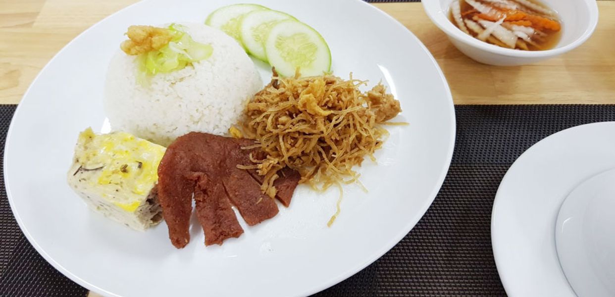 phuc-tam-nha-hang-chay-chung-cu-tan-vinh