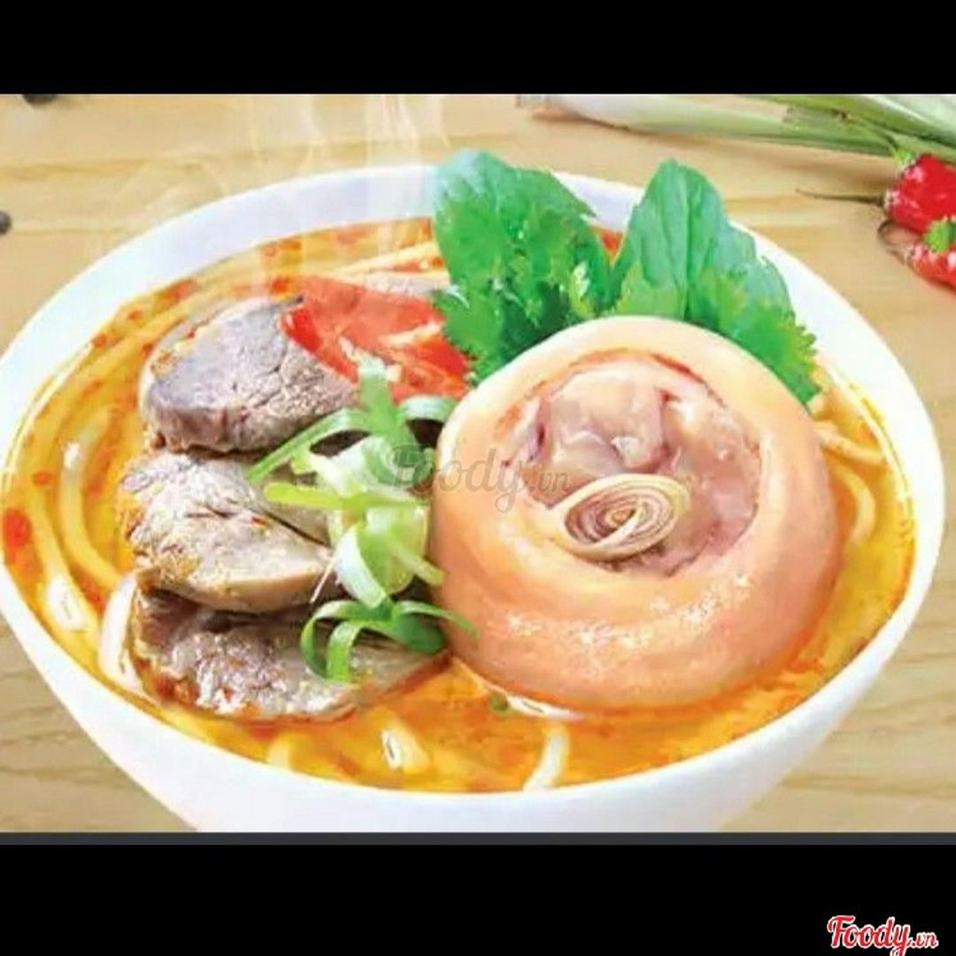 banh-canh-gio-heo-bo-vien