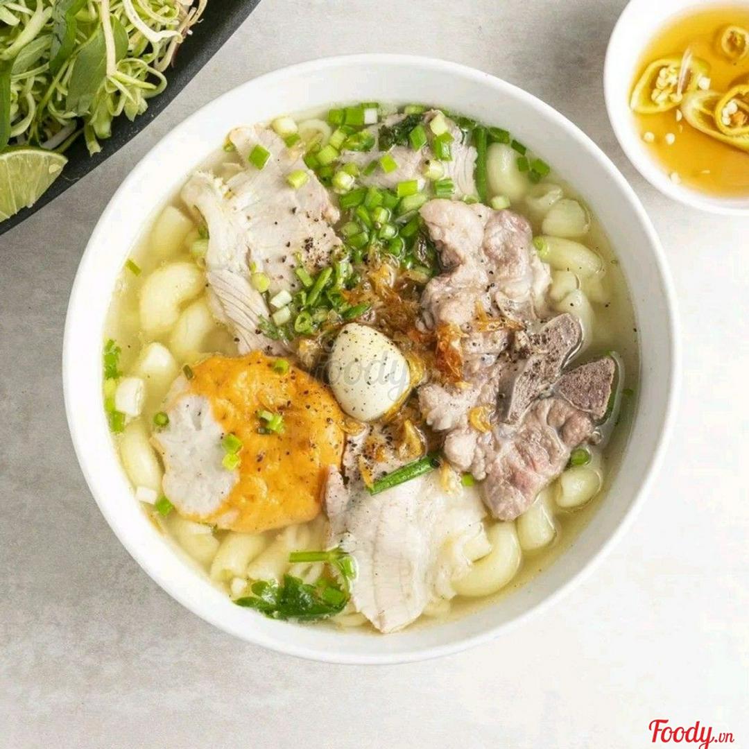 nui-mong-nuoc-thap-cam