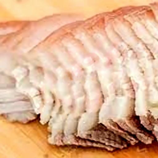 3-nguoi-an-heo-luoc-nem-lui-cha-com-banh-hoi