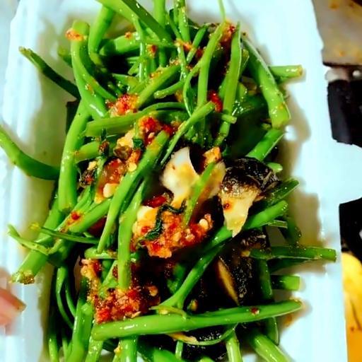 oc-giac-xao-rau-muong