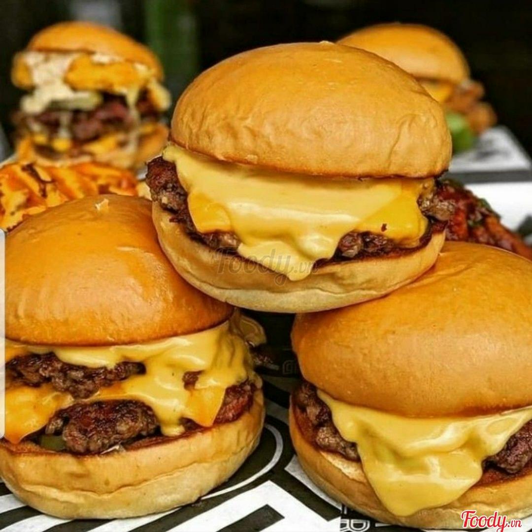 burger-bo-trung-pho-mai-1-suoi