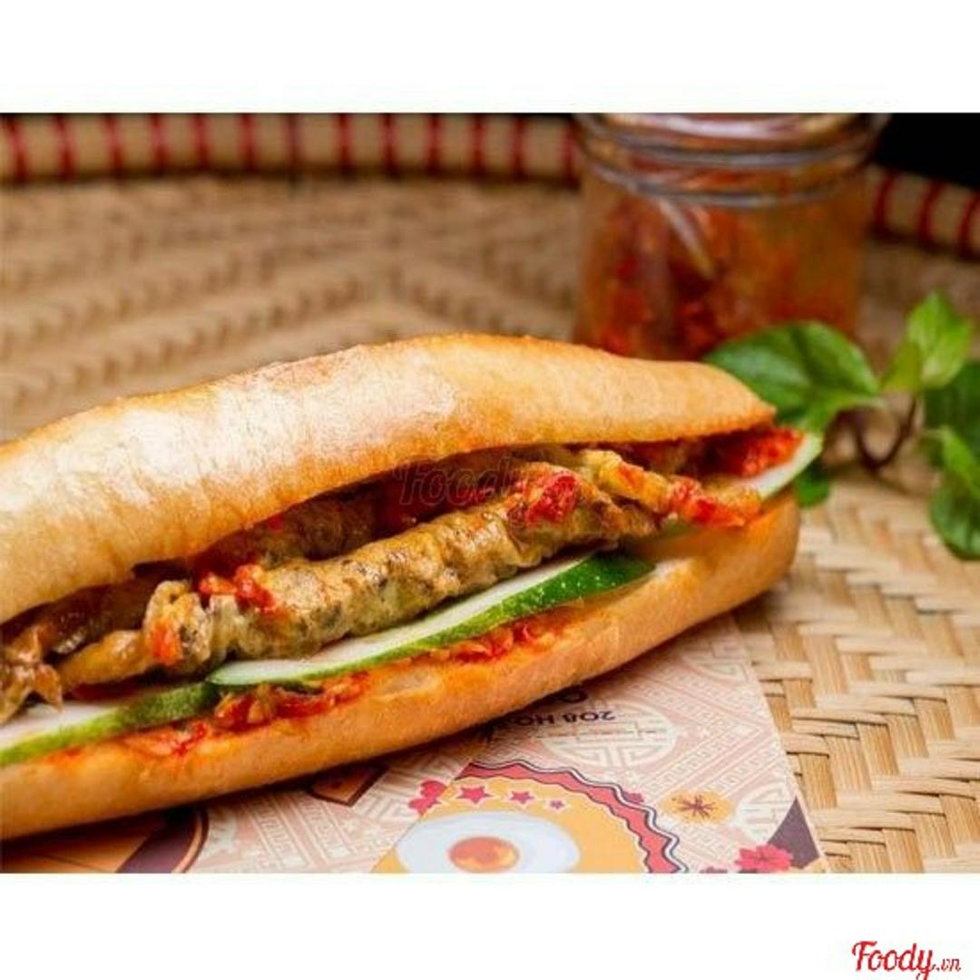 banh-mi-pate-trung-bo-kho