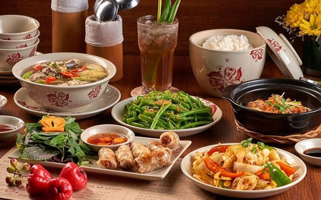 Cơm-Việt-Nam---Canh-Chua-Cá-Lóc-&-Cá-Kho-Tộ
