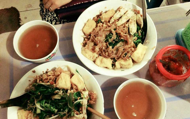 tam-thuy-bun-banh-a-cua-phan-phu-tien