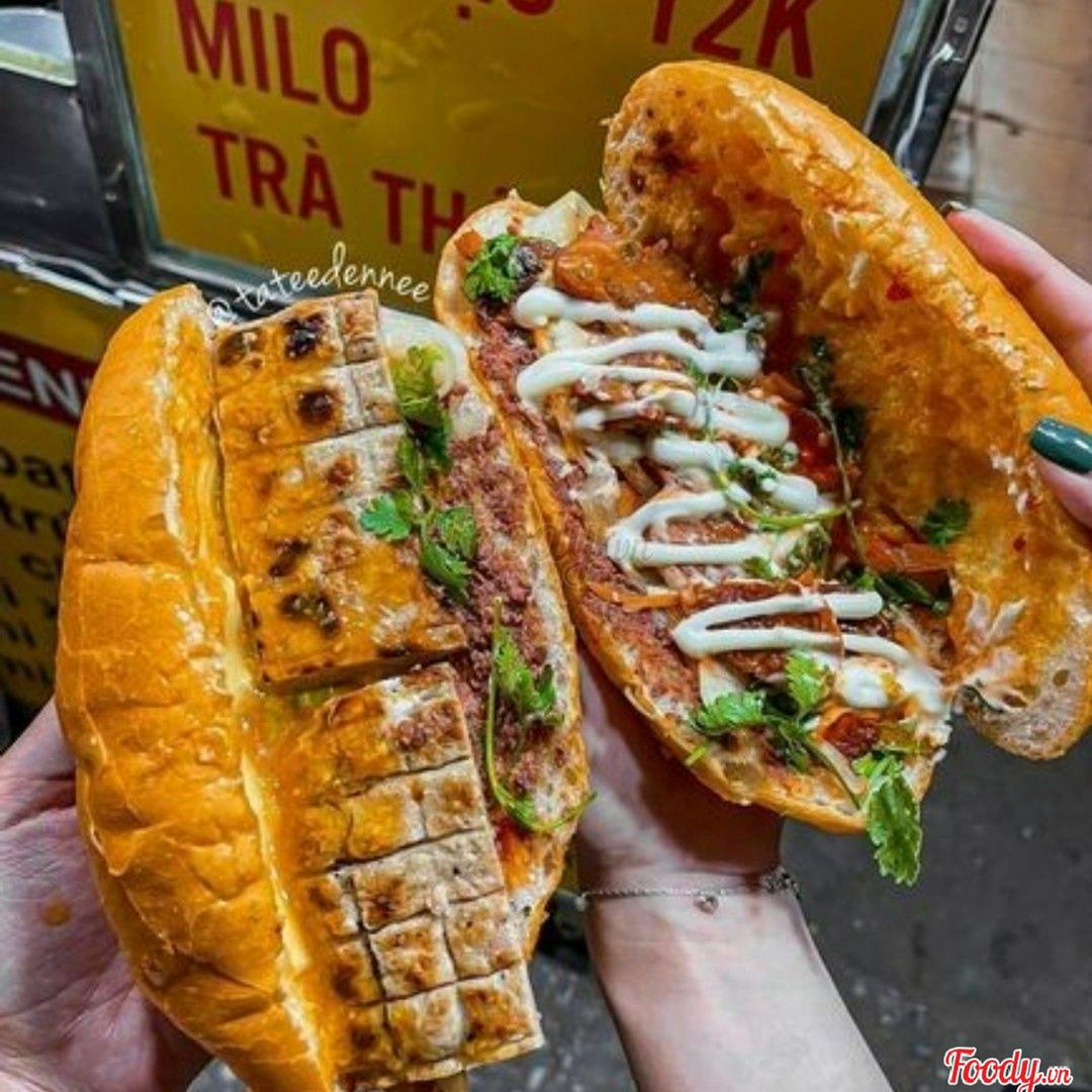 banh-mi-pate-nem-nuong