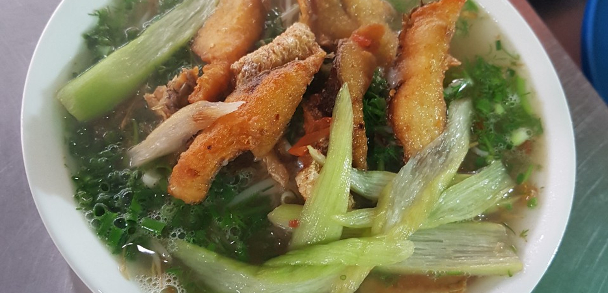 Vân-Sơn---Bún-Đậu-Và-Bún-Riêu-Cua-Ốc-Cá---Trung-Văn