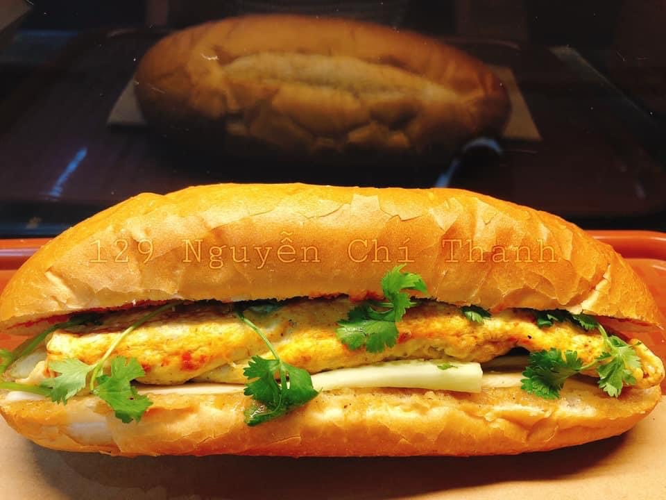 banh-mi-hoi-an-banh-mi-luong-inh-cua