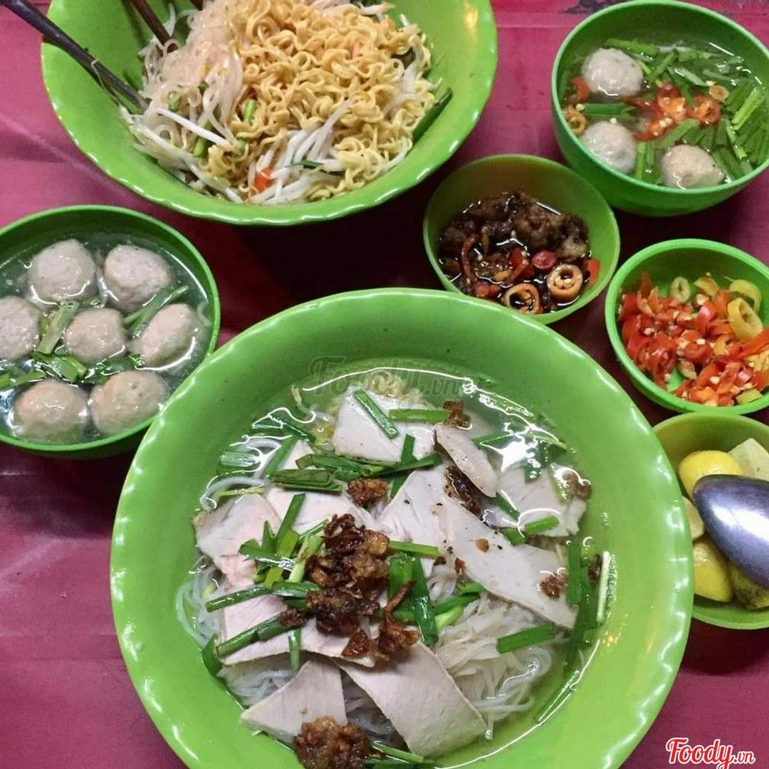 hu-tieu-thit-cat-lat-thit-bam