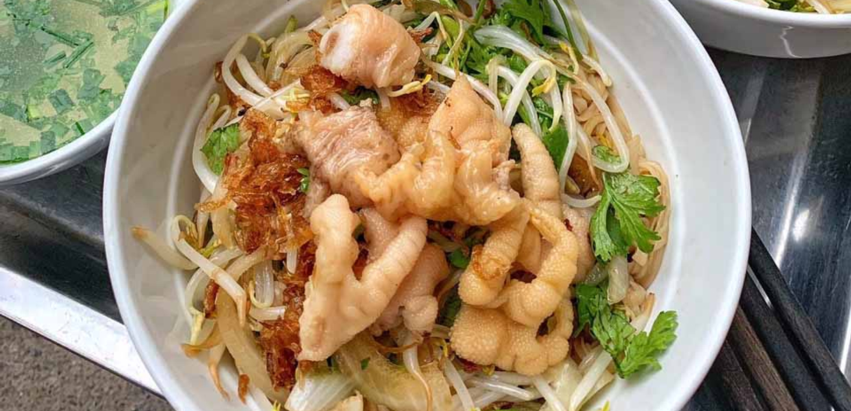 phuong-beo-pho-tron-chan-ga-rut-xuong-ngoc-ha