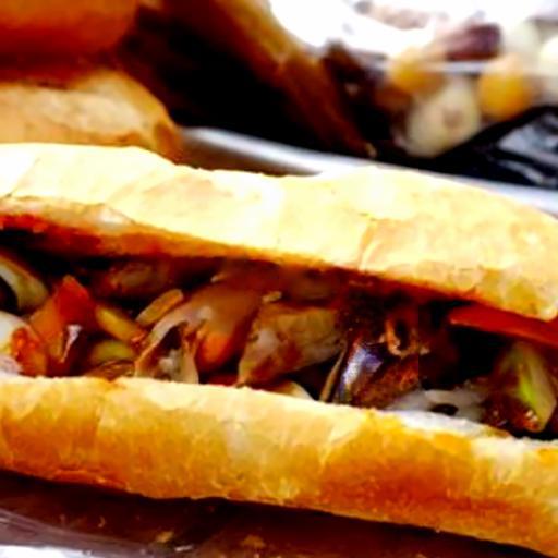 banh-mi-xa-xiu-tai-heo