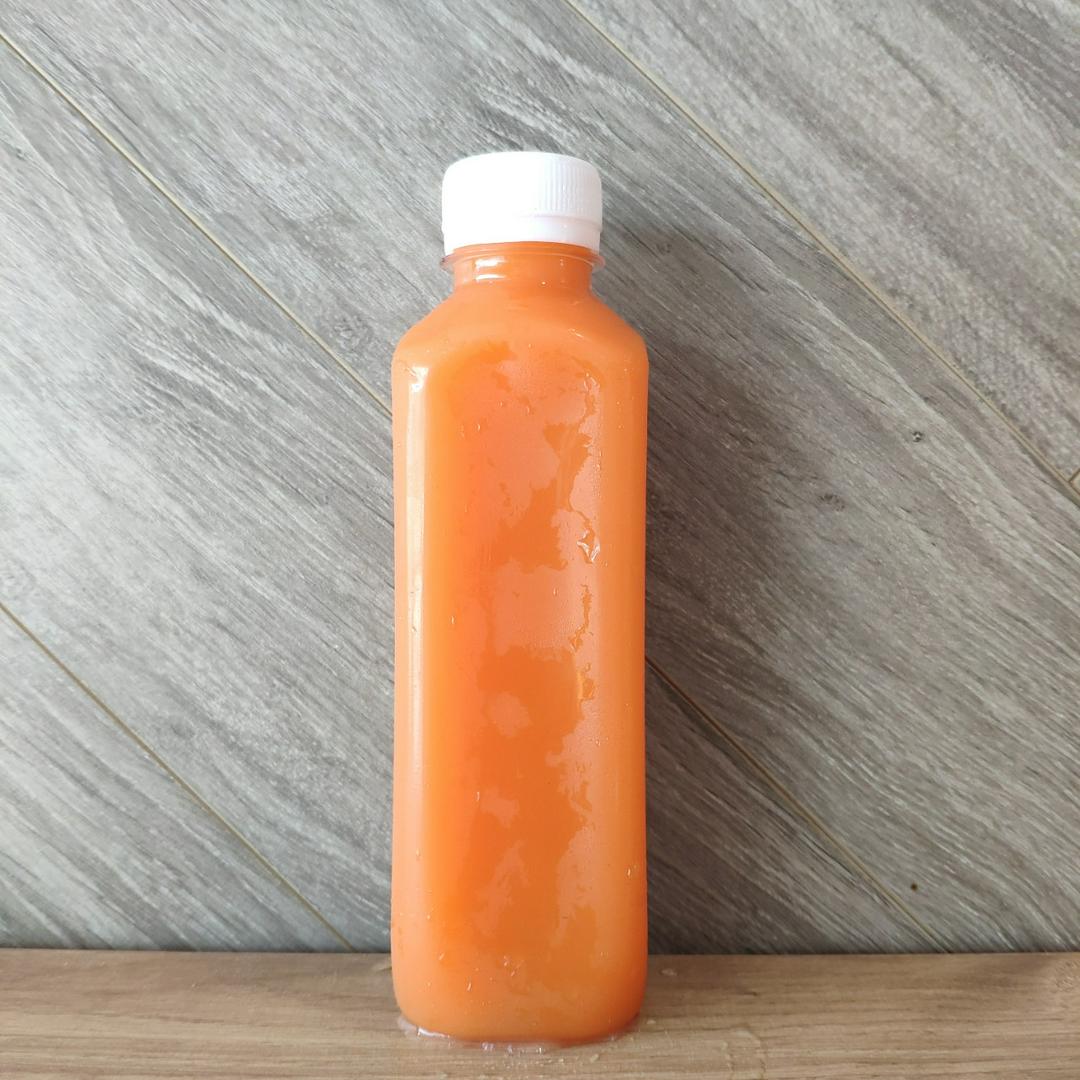 nuoc-ep-ca-rot-nguyen-chat