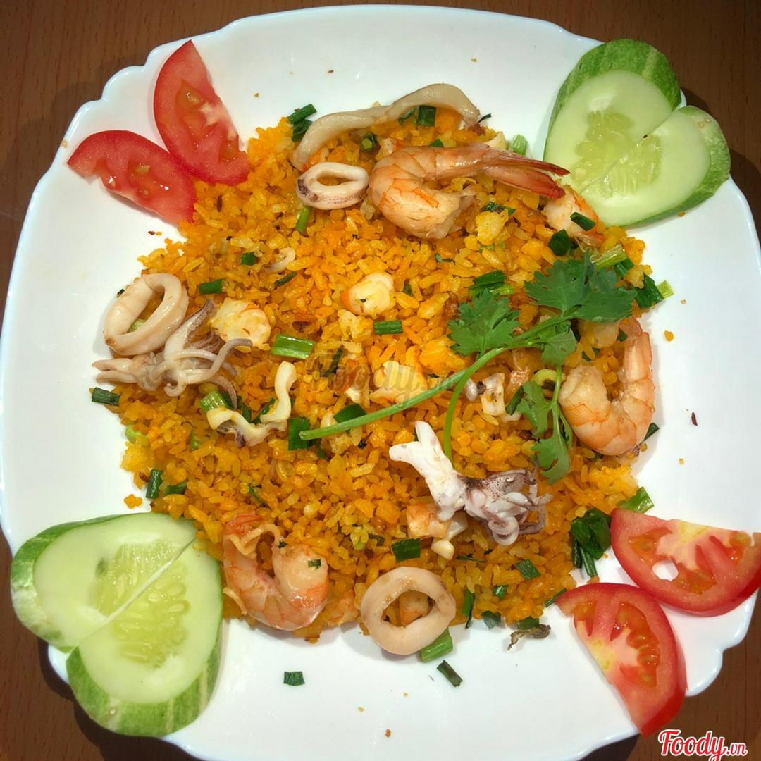 com-chien-hai-san-nuoc-canh